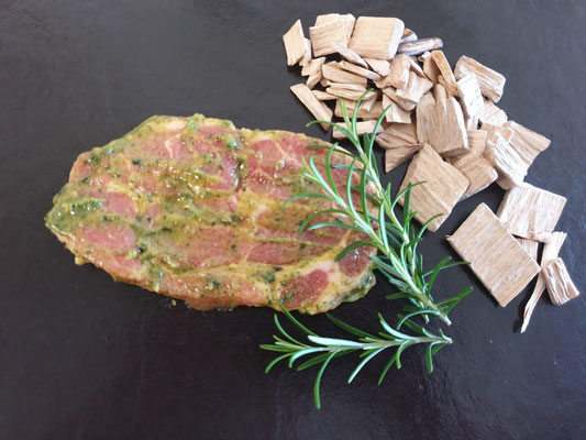 Kammsteak in Kräuterbutter